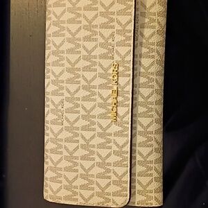 Michael Kors Cream Logo Wallet